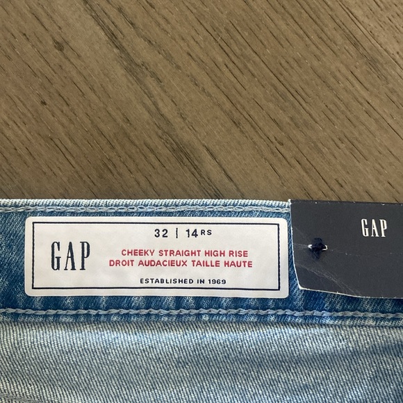 GAP Cheeky Straight High Rise - size 32 - Picture 2 of 5